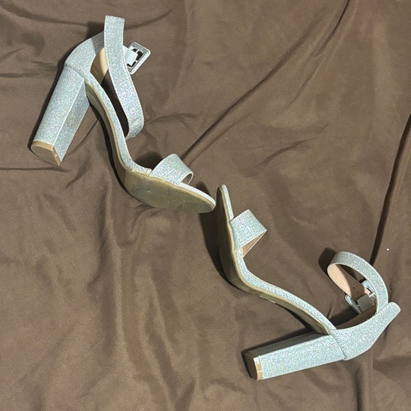 Smartty Glittering Silver Block Heels - Picture 1 of 2